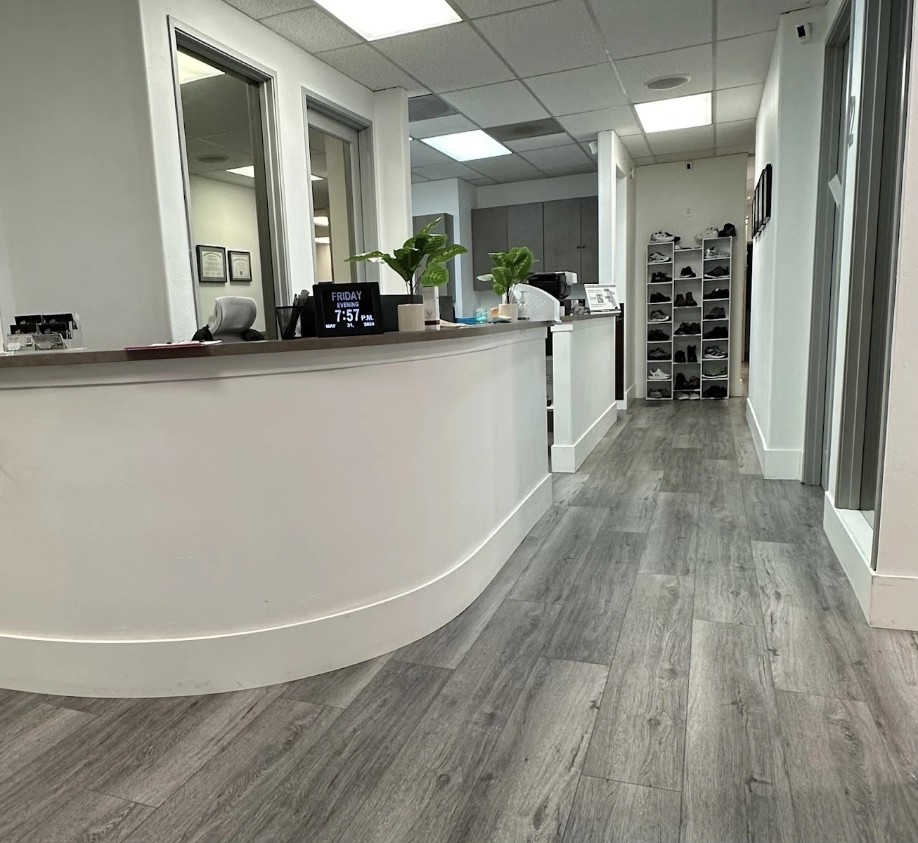 family foot and ankle center reception area